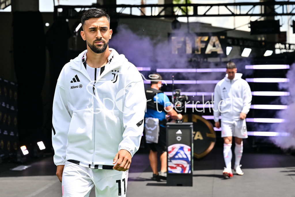 Juventus Turin - Manchester City | im Bild Nico GONZALEZ (Juventus Turin 11) auf dem Weg zum Spielfeld / Einzelfoto / Freisteller / FIFA Club World Cup: Juventus Turin - Manchester City, Camping World Stadium am 26.06.2025 / NOT FOR SALE IN USA