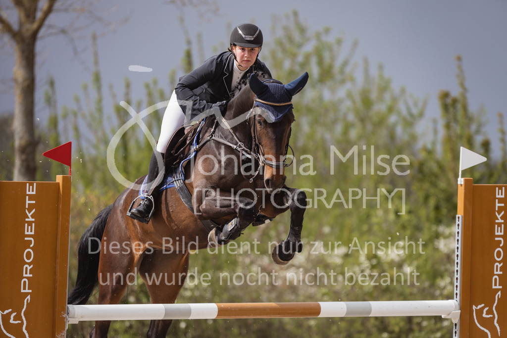 230425_Lemwerder_SprPf-A2St-248 | Deine schönsten Turniermomente als professionelle Fotos! Entdecke hochwertige Pferdesport-Fotografie im Online-Shop. Jetzt Fotos finden & bestellen!