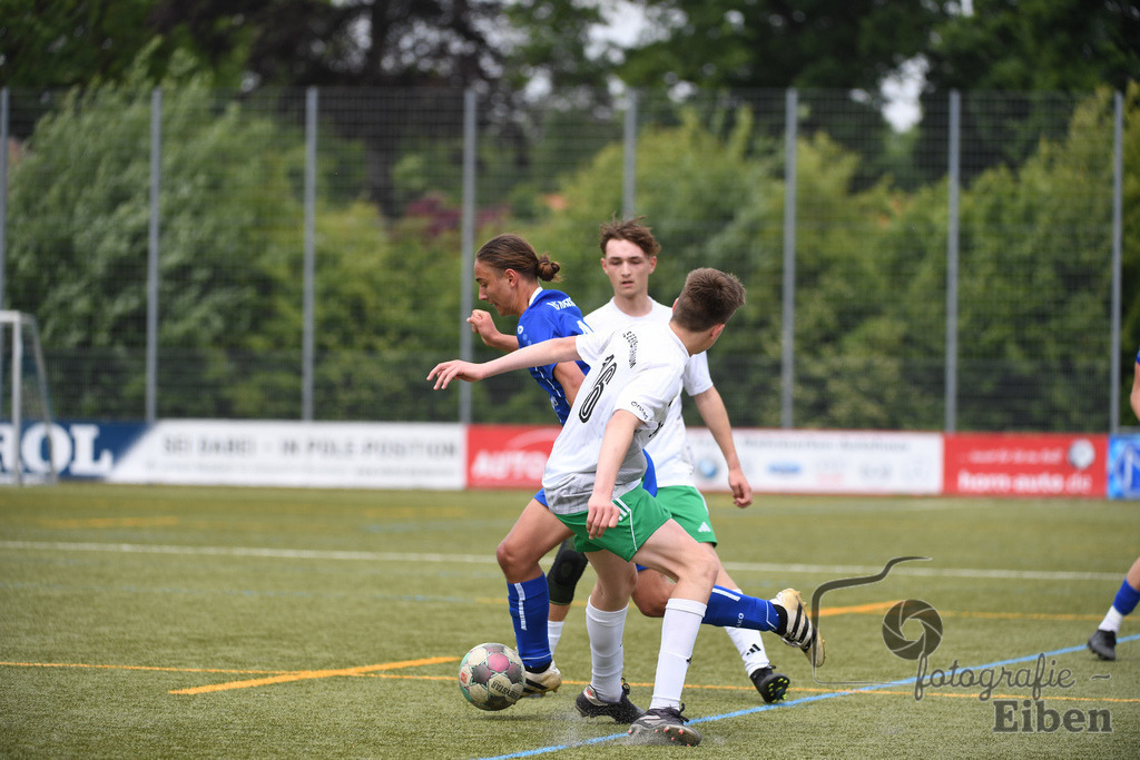 FC Rastede-JSG Esens/Dornum | B-Jugend Bezirksliga; FC Rastede (blau)-JSG Esens/Dornum (weiß) am 24.05.2025 in Rastede (Sportanlage Kötterswegs), Photo: Philip Eiben 2025 - Realisiert mit Pictrs.com