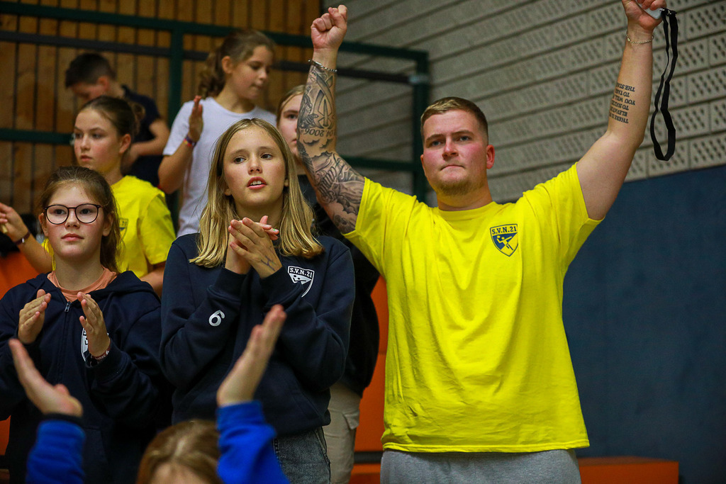 SVN_TvBiefang_161124_205 | Bildergalerie von Sport-Ereignissen aber auch von weiteren spannenden Dingen - nicht nur vom Niederrhein. In Anlehnung an den bekannten Spruch von Hanns Dieter Hüsch heißt das Motto: "Niederrhein ist überall".  - Realisiert mit Pictrs.com