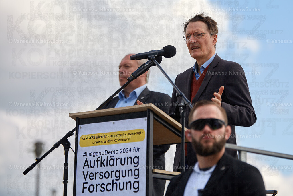 240511 LiegendDemoCFS_Hbf_26 | Vanessa Kleinwächter - Realisiert mit Pictrs.com