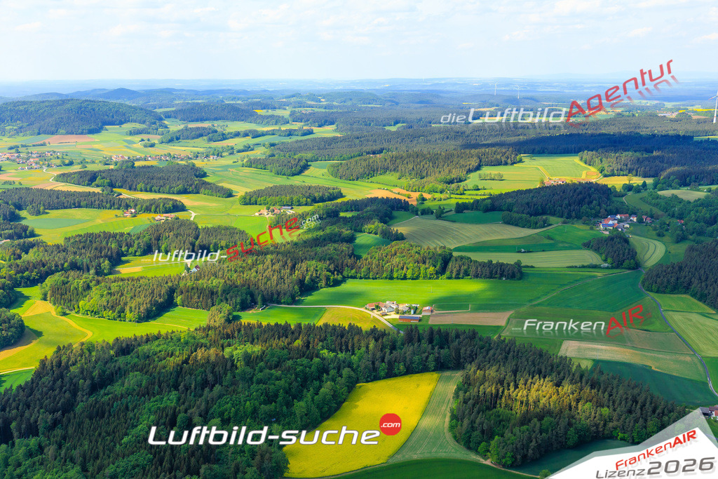 Die Luftaufnahme der Stadt Neukirchen wurde vom UL-Flugzeug heraus erstellt ( keine Drohne )- hohe Auflösung für beste Qualität