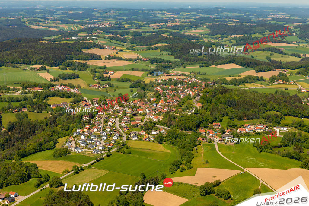 Das Luftbild zeigt :  Brennberg - Die Luftaufnahme wurde 2024 vom UL-Flugzeug aus erstellt ( keine Drohne ) - Hochauflösende Luftaufnahme - Für grossformatige Ausdrucke geeignet. Die Geschenkidee !Mit Lizenz und Bildrechte bestellbar