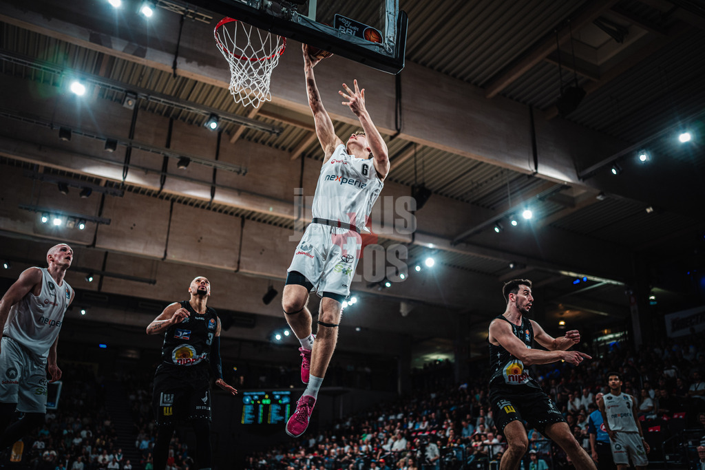 Basketball | Männer | Saison 2023/2024 | easyCredit Basketball Bundesliga | 31. Spieltag | Veolia Towers Hamburg vs. HAKRO Merlins Crailsheim | 30.04.2024 | Leif Möller (#6, Hamburg Towers)