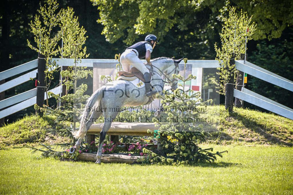 DOS_7233 | Entdecke hochwertige Reitturnierfotos von Foto Oger. Professionell, emotional und authentisch – jetzt Lieblingsmomente im Shop bestellen.Deutschlandweite Turnierfotografie. - Realisiert mit Pictrs.com