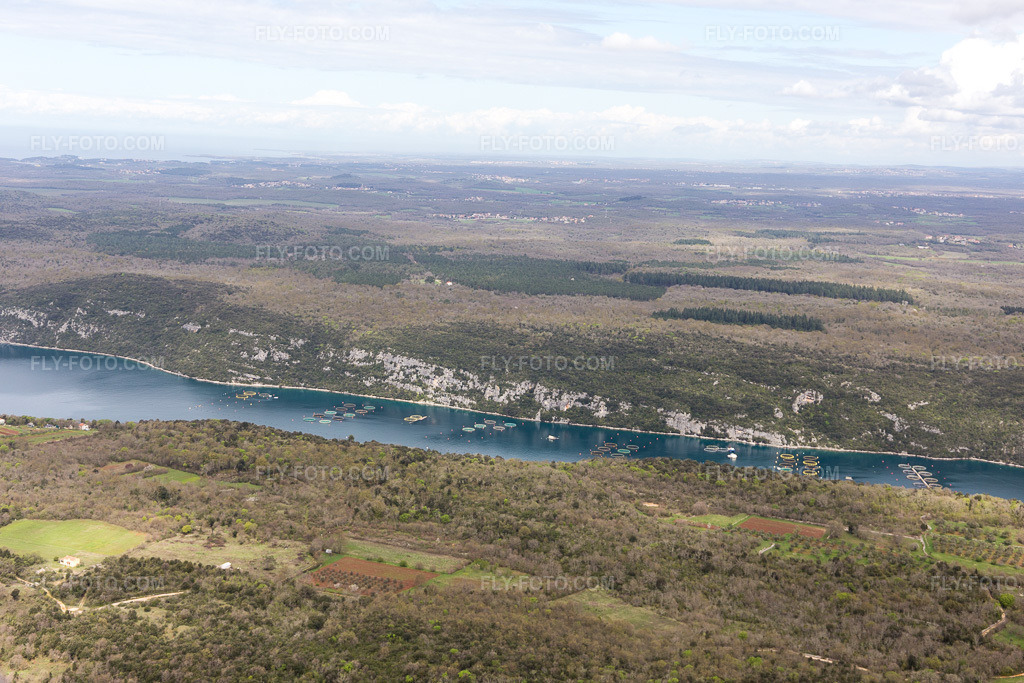 Aerial view: View of the town in Rovinjsko Selo in the state Gespanschaft Istrien, Croatia. – Photo: IMG_106018.jpg taken on 04/13/2018 by Werner Riehm/FLY-FOTO.com – Resolution of the original: 5472 x 3648 px