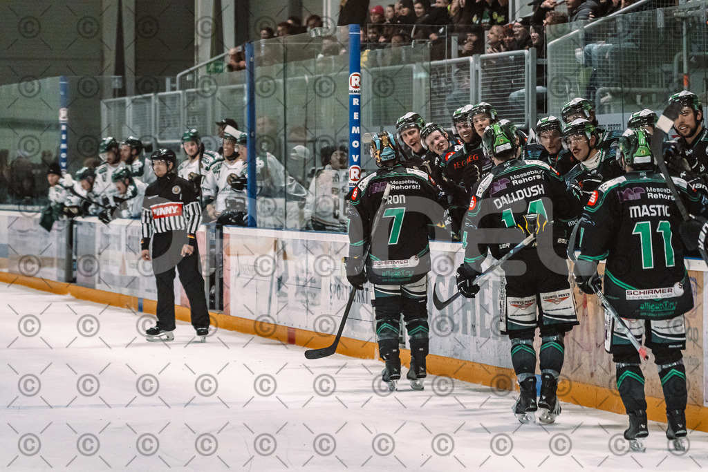 Alligators_vs_Erding_12_12_2025-121 | Höchstadt Alligators Fotogalerie: Eishockey-Action aus Franken. Professionelle Spielfotos, Portraits & Stadionbilder zum Download. Jetzt entdecken! - Realisiert mit Pictrs.com