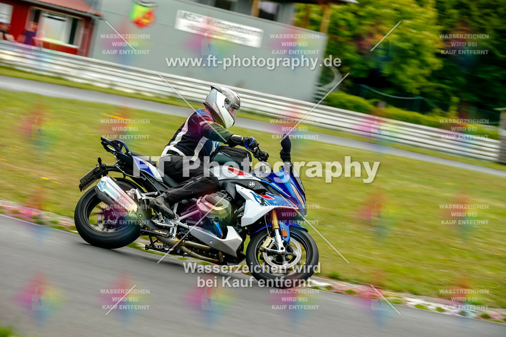 VBK-5063 | Hier findet Ihr Bilder von Touristenfahrten auf der Nürburgring Nordschleife oder von anderen Veranstaltungen die ich besucht habe. Viel Spass beim Durch Schauen 