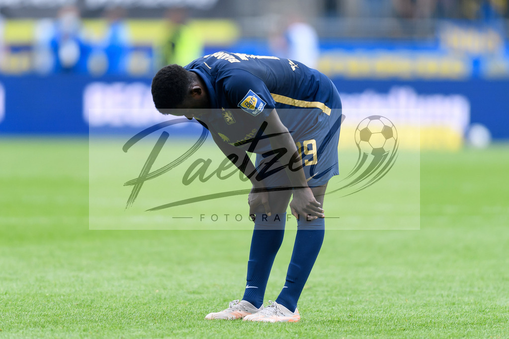 EBSTSV20210828_076 | Fussball, Herren: Merveille Biankadi (TSV 1860 Muenchen) enttaeuscht beim Spiel der 3. Liga zwischen Eintracht Braunschweig und TSV 1860 Muenchen im Eintracht-Stadion am 28.08.2021 in Braunschweig, Deutschland.DFB / DFL REGULATIONS PROHIBIT ANY USE OF PHOTOGRAPHS AS IMAGE SEQUENCES AND/OR QUASI-VIDEO. - Realisiert mit Pictrs.com