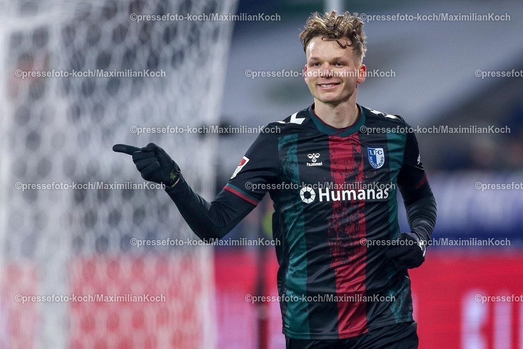 S0401022501064 | 01.02.2025, Fußball, FC Schalke 04 - 1. FC Magdeburg, 2.. Fußball Bundesliga, 20. Spieltag, Veltins-Arena Gelsenkirchen, Saison 2024 2025: Torjubel nach dem 4:0 durch Philipp Hercher (1.FC Magdeburg #27)DFB regulations prohibit any use of photographs as image sequences and or quasi-video.