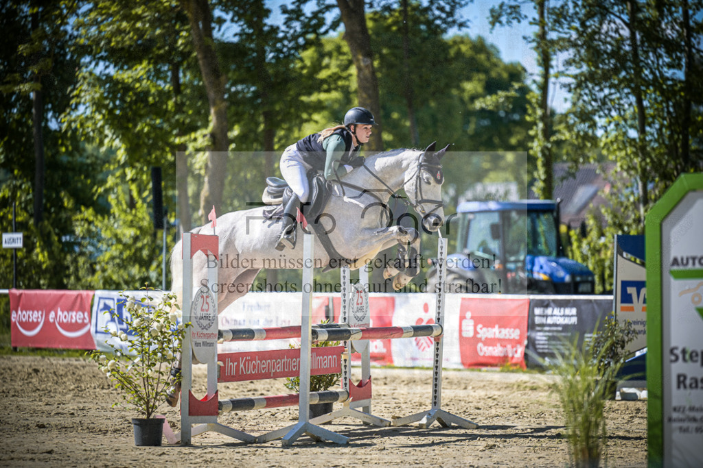 DOS_2629 | Entdecke hochwertige Reitturnierfotos von Foto Oger. Professionell, emotional und authentisch – jetzt Lieblingsmomente im Shop bestellen.Deutschlandweite Turnierfotografie. - Realisiert mit Pictrs.com