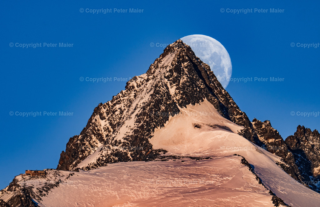 Geiler Mond über Glockner | Vollmond im Morgengrauen von Heiligenbluzt aus