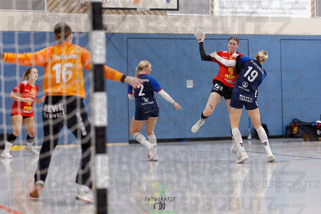 Frauen Regionalliga (HHV); HSG Wettenberg - TV Hüttenberg | Frauen Regionalliga (HHV); HSG Wettenberg - TV Hüttenberg am 06.12.2025 in Launsbach (Wettenberg) (Halle GS Launsbach (Wettenberg))Photo © 2025 - Jörg Heinrich - Realisiert mit Pictrs.com