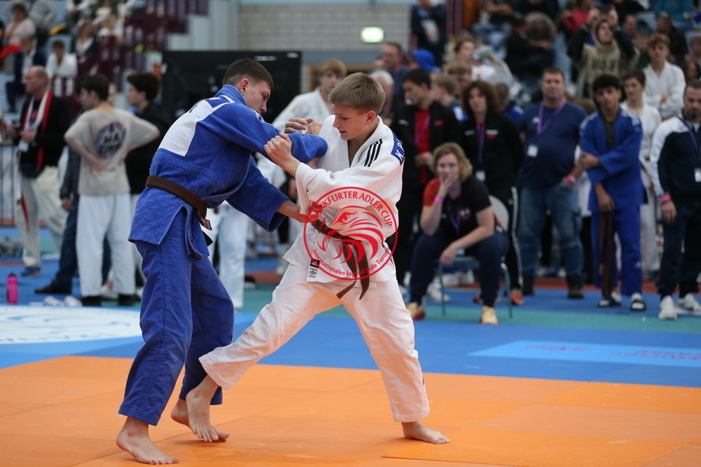 AT3Y0716 | Fotos vom Adler Cup - Pictures from Adler Cup

Hier findet Ihr alle Eindrücke und großen Momente der Adler Cup Wochenenden. Here you will find all impressions and great moments of the Adler Cup weekends. - Realisiert mit Pictrs.com