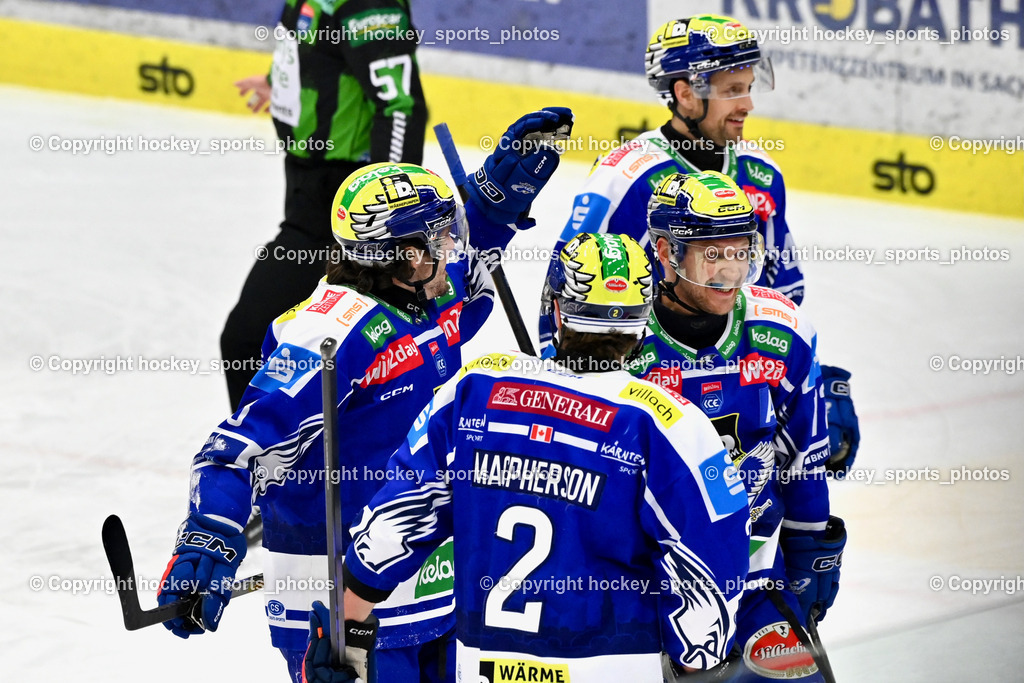 EC IDM Wärmepumpen VSV vs. Steinbach Black Wings Linz | Jubel EC VSV, #2 Dylan MacPherson EC VSV, #72 John Hughes EC VSV, #13 Adam Helewka EC VSV, #42 Alex Wall EC VSV, EC IDM Wärmepumpen VSV vs. Steinbach Black Wings Linz, EC IDM Wärmepumpen VSV vs. Steinbach Black Wings Linz am 23.01.2026 in Villach (Stadthalle Villach), Austria, (Photo by Bernd Stefan)