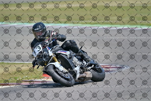 26BT02-1861 | markuskiefer.com - Realisiert mit Pictrs.com