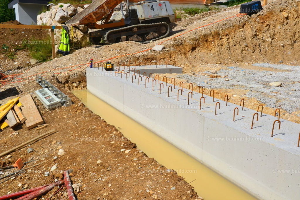bib-lg04-betonarbeiten-0075 | Nach LV-Leistungsgruppen sortierte Detailfotos über den Bau eines Hauses. Alle Hausbau-Bilder direkt vom Urheber und Autor der Website Haus-Selber-Bauen.com