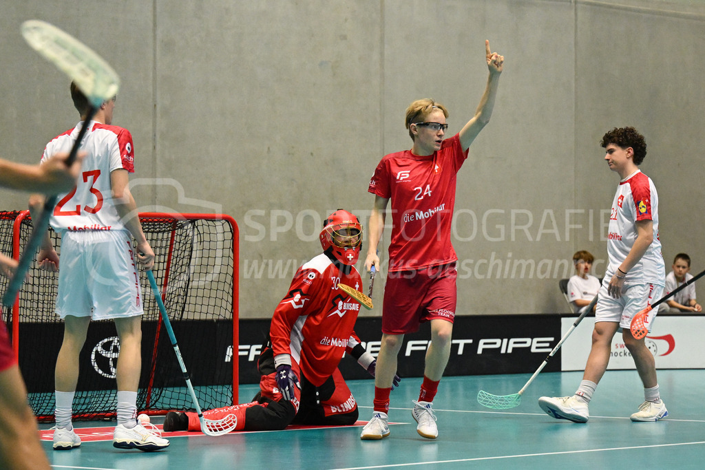 Switzerland B U19 vs Switzerland U19 - 4. February 2024 | Switzerland B U19 vs Switzerland U19
U19 Men International Matches in Switzerland
GoEasy Arena, Siggenthal Station
Switzerland forward #24 Julian Egli scores the 0:1 against Switzerland goalie #30 Lars Birchmeier.
Credit: Markus Aeschimann | <a href="https://www.markus-aeschimann.ch">Sportfotografie Markus Aeschimann</a> | <a href="https://www.instagram.com/sportfotografie.aeschimann">@sportfotografie.aeschimann</a> - Realisiert mit Pictrs.com