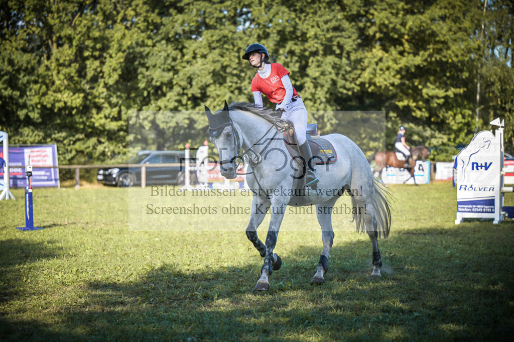 DOS_0417 | Entdecke hochwertige Reitturnierfotos von Foto Oger. Professionell, emotional und authentisch – jetzt Lieblingsmomente im Shop bestellen.Deutschlandweite Turnierfotografie. - Realisiert mit Pictrs.com