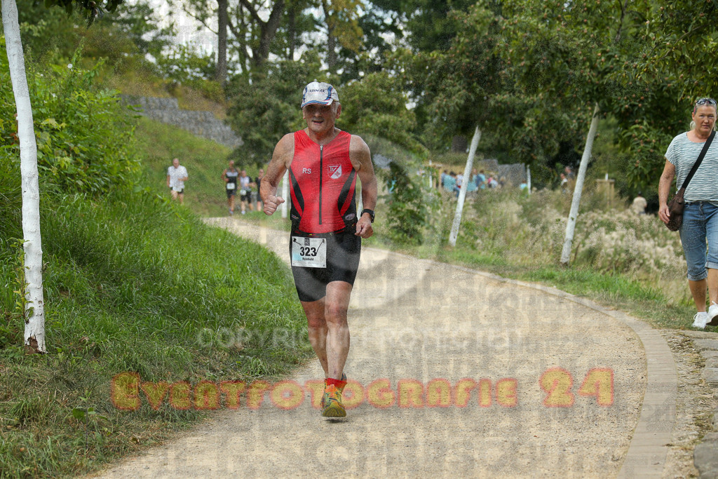 250824_1348_EX1_3752 | Sportfotografie im Rhein-Sieg Kreis, Köln, Bonn, NRW, Rheinland Pfalz, Hessen, etc. Unser Tätigkeitsfeld umfasst den Laufsport vom Volkslauf über den Marathon, Duathlon, Triathon bis zum Ultralauf wie Kölnpfad Ultra oder Schindertrail.