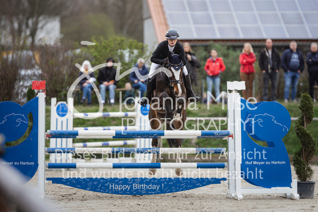 240330_Fruehlingsfest_Stil-M-946 | Deine schönsten Turniermomente als professionelle Fotos! Entdecke hochwertige Pferdesport-Fotografie im Online-Shop. Jetzt Fotos finden & bestellen!