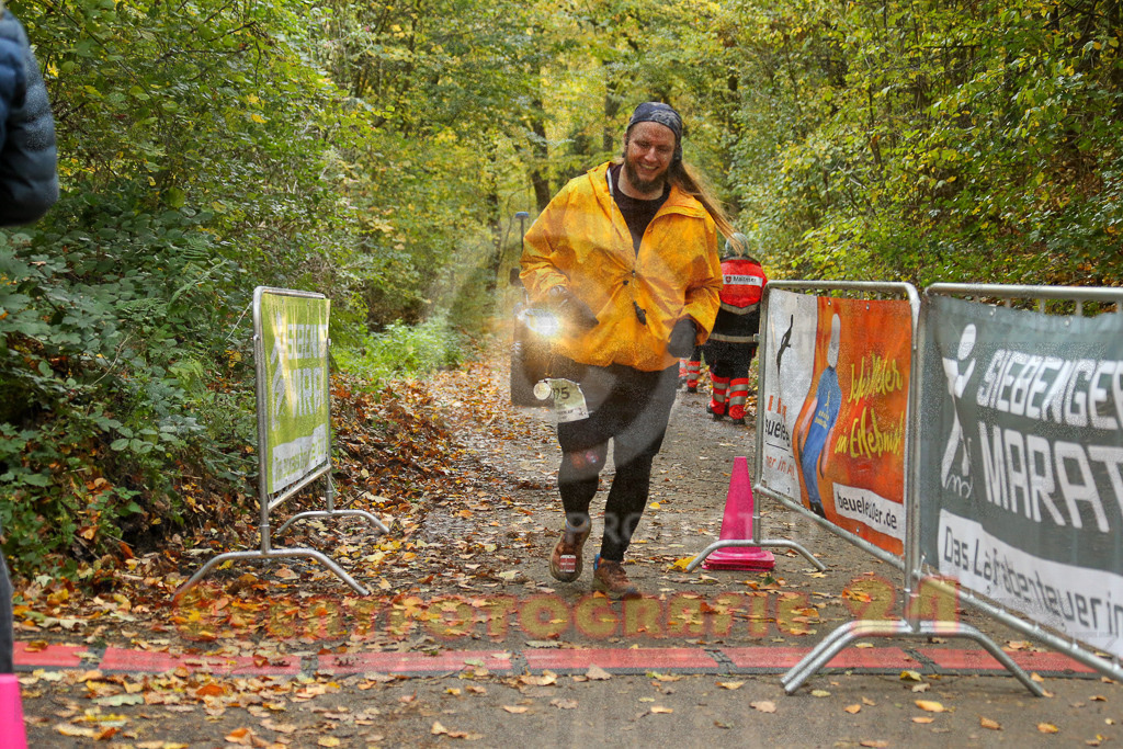 251026_1444_EX1_4205 | Sportfotografie im Rhein-Sieg Kreis, Köln, Bonn, NRW, Rheinland Pfalz, Hessen, etc. Unser Tätigkeitsfeld umfasst den Laufsport vom Volkslauf über den Marathon, Duathlon, Triathon bis zum Ultralauf wie Kölnpfad Ultra oder Schindertrail.