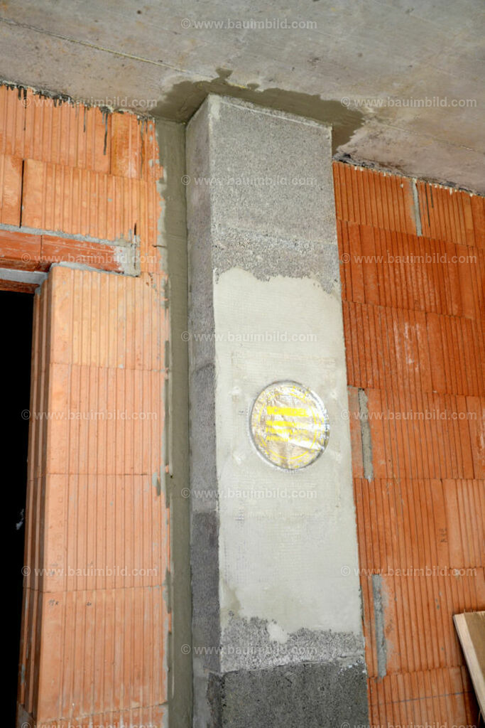 bib-lg08-schornstein-0086 | Nach LV-Leistungsgruppen sortierte Detailfotos über den Bau eines Hauses. Alle Hausbau-Bilder direkt vom Urheber und Autor der Website Haus-Selber-Bauen.com