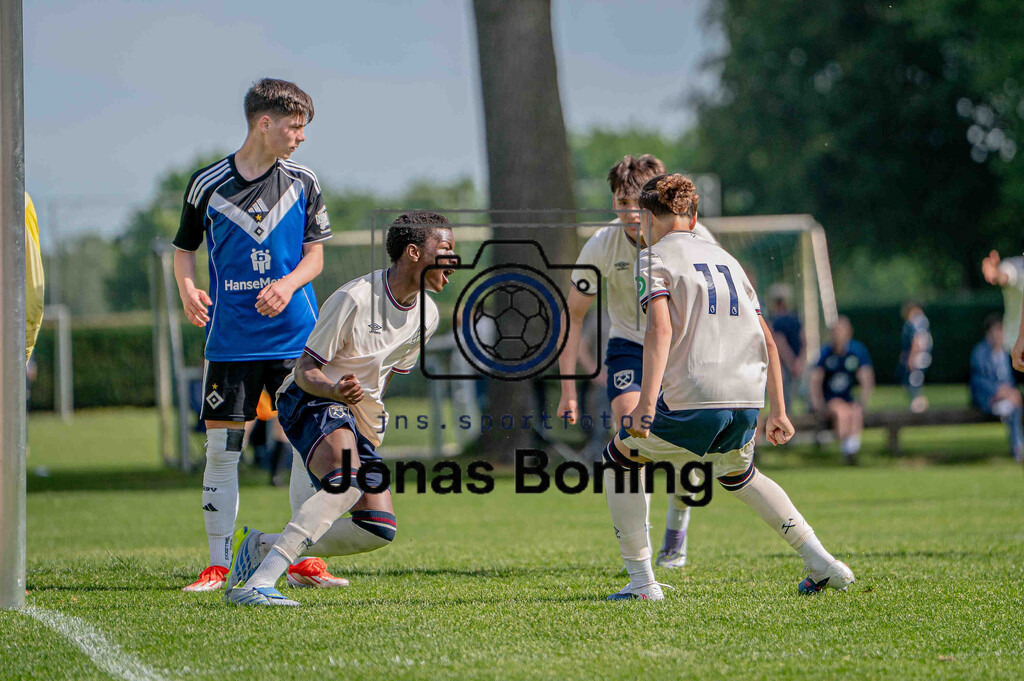 Fußball I C-Junioren I Saison 2025-2026 I Pfingsturnier Langförden I 13110 | jns.sportfotos - Realisiert mit Pictrs.com
