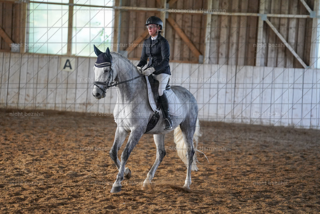 20230917-FAH00025 | Landsberg am Lech, 2023, Kaufbeuren, Kempten, Allgäu, Turnierfotografen Bayern, Fotoagentur Herrmann, Turnierbilder, Reitsport Fotos, Pferdefotograf, Augsburg, Bad Tölz, Dachau, Karlsfeld, Memmingen, Buchloe, Schwabmünchen