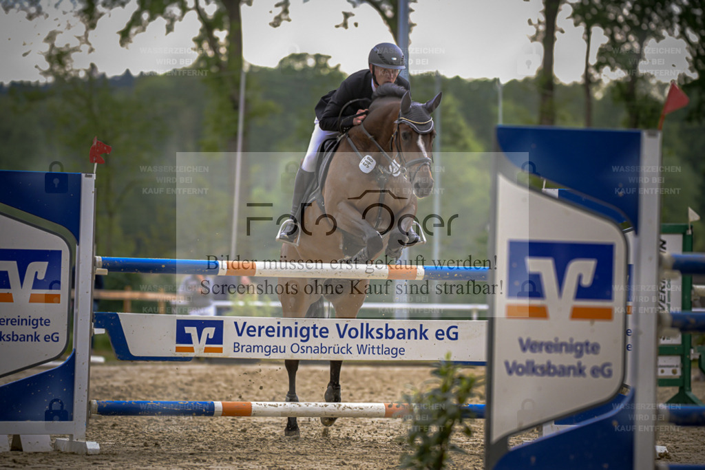 20240505-DOS_2622 | Entdecke hochwertige Reitturnierfotos von Foto Oger. Professionell, emotional und authentisch – jetzt Lieblingsmomente im Shop bestellen. - Realisiert mit Pictrs.com