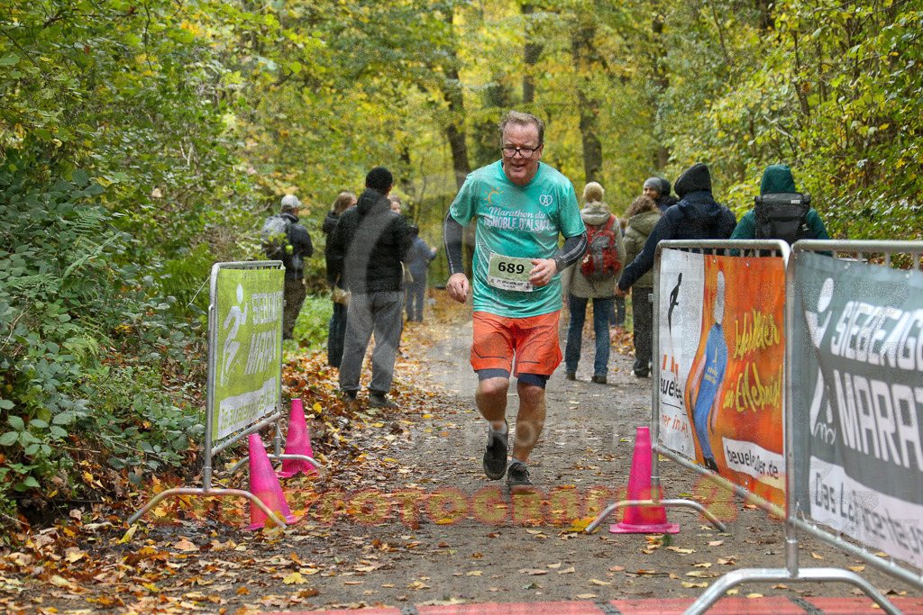 251026_1334_EX1_3655 | Sportfotografie im Rhein-Sieg Kreis, Köln, Bonn, NRW, Rheinland Pfalz, Hessen, etc. Unser Tätigkeitsfeld umfasst den Laufsport vom Volkslauf über den Marathon, Duathlon, Triathon bis zum Ultralauf wie Kölnpfad Ultra oder Schindertrail.
