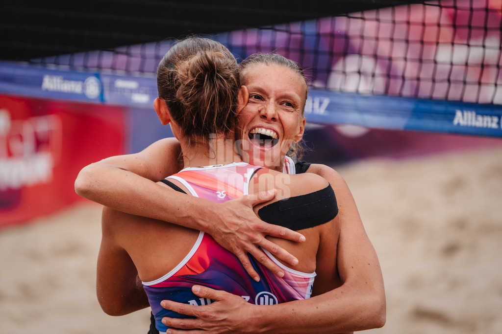 Beachvolleyball | Frauen | Allianz German Beach Tour 2025 | Tourstop Hamburg | 29.05.2025 | v.l. Rika Dieckmann und Stefanie Klatt jubeln und umarmen sich
