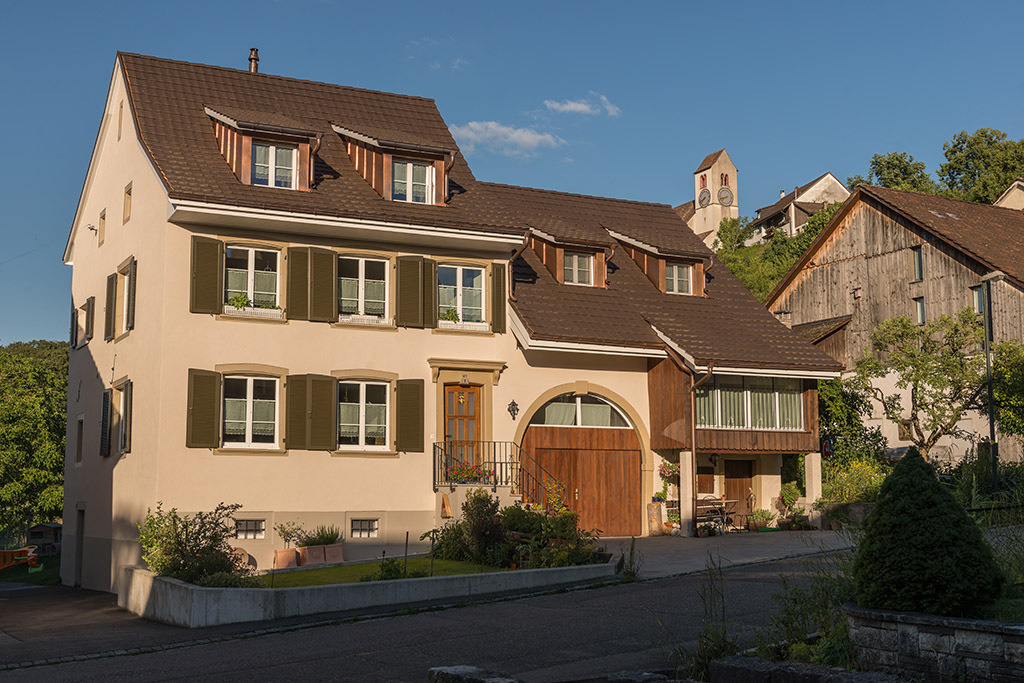 In der Kirchgasse | in Ziefen, Baselland, Schweiz. - Realisiert mit Pictrs.com