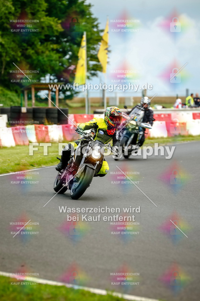 VBK-4400 | Hier findet Ihr Bilder von Touristenfahrten auf der Nürburgring Nordschleife oder von anderen Veranstaltungen die ich besucht habe. Viel Spass beim Durch Schauen 