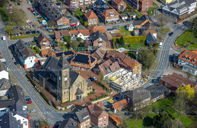 Schermbeck240310178 | Luftbild, kath. Kirche St. Ludgerus, Baustelle mit Neubau an der Mittelstraße und Wohngebiet, Altschermbeck, Schermbeck, Nordrhein-Westfalen, Deutschland