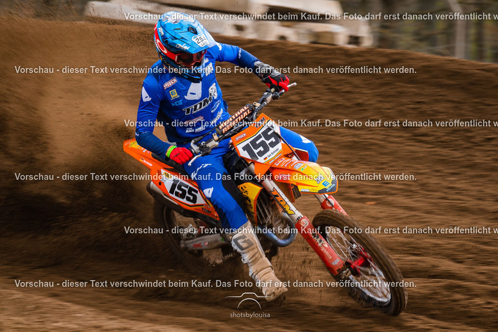 04_13_Bensdorf_MX1-3099 | Sportfotografin aus Berlin-Brandenburg mit Fokus auf Motocross. Ich halte deine sportliche Leistung und echte Emotionen auf und neben der Strecke professionell fest. Entdecke die Fotos von deinem Rennen und bestelle sie direkt hier im Shop.