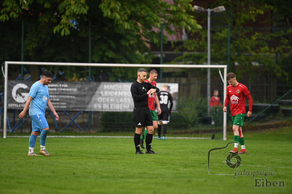 BV Bockhorn-SG FriPe | Relegation zur Kreisliga; BV Bockhorn (weiß)-SG FriPe (rot) am 05.06.2025 in Oldenburg/Ofenerdiek (Lagerstraße), Photo: Philip Eiben 2025 - Realisiert mit Pictrs.com