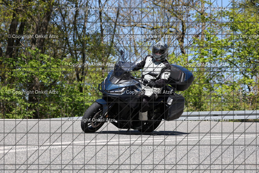 IMG_7172 | Fotograf am Kyffhäuser. Onkel Atze. Kyffhäuser Rennstrecke. Café36. Motorsportfotografie. - Realisiert mit Pictrs.com
