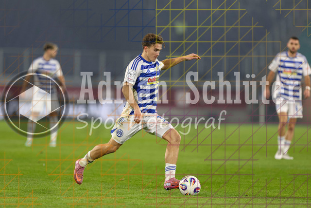 MSV Duisburg vs SV Waldhof Mannheim - 3. Liga | Duisburg, Deutschland, 07.11.25:   Patrick Sussek (MSV Duisburg) in Aktion am Ball, Einzelaktion waehrend des Spiels der 3. Liga MSV Duisburg vs SV Waldhof Mannheim in der schauinsland-reisen-arena(Foto von Brauer-Fotoagentur / Adrian Schlueter)