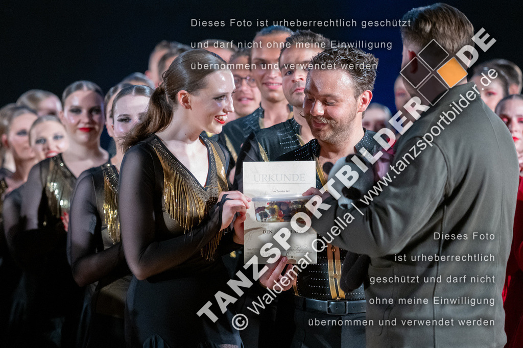 20250503-01178 | Hier finden Sie Tanz Bilder vom Latein und Standard Formationen tanzen. Sportbilder vom Tanzsport. Schöne Fotos und von Weltmeisterschaft, Europameisterschaft, Bundesliga, Regionalliga, Oberliga und Landesliga sowie von GOC Stuttgart, DanceComp, WM Bremen