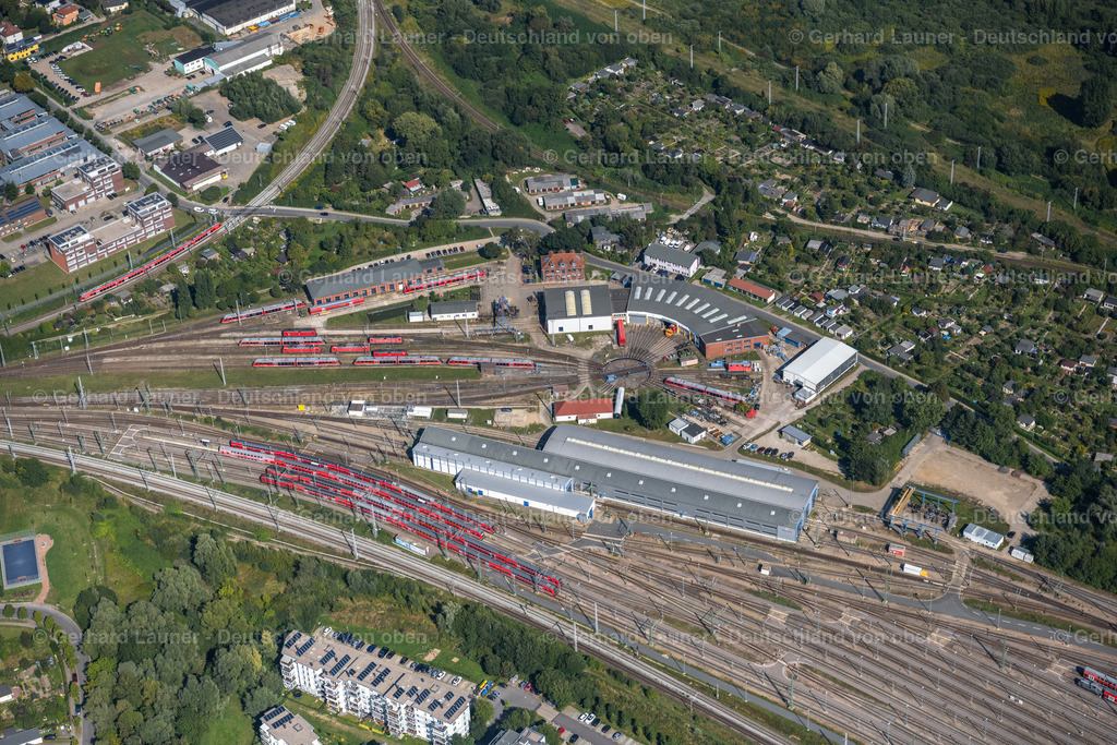 4062006 | ROSTOCK 08.09.2021 Gefülltes Stadtbahn S-Bahn- Depot und Abstellgleise der Deutschen Bahn in Rostock im Bundesland Mecklenburg-Vorpommern, Deutschland. Weiterführende Informationen bei: DB Netz AG,  DB Regio AG,  Deutsche Bahn AG. // S-Bahn railway station and sidings of Deutschen Bahn in Rostock in the state Mecklenburg - Western Pomerania, Germany. Further information at: DB Netz AG,  DB Regio AG,  Deutsche Bahn AG. Foto: Gerhard Launer