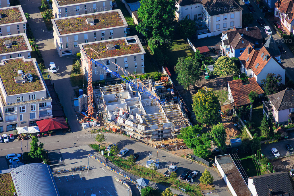 Luftbild: Neubaustelle für 18 Eigentumswohnungen Im Stadtkern von Grathwohl Erdbau, ETNA BAU GmbH und Abbruch GmbH und A-K.Bau GmbH    https:/// in Kandel im Bundesland Rheinland-Pfalz in Deutschland.Foto: IMG_157328.jpg vom 18.06.2026 durch Werner Riehm/FLY-FOTO.deAuflösung des Originals: 6000 x 4000 pxIhr Immobilienmakler in Landau – A1 Abendschein ImmobilienWWW.GRATHWOHL-GRUENSTADT.DEETNA BAU GMBH | Ihr Rohbauer aus Landau (Pfalz)ETNA BAU GMBH | Ihr Rohbauer aus Landau (Pfalz)
