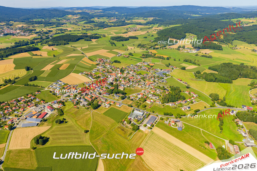 Luftaufnahme der Stadt Treffelstein - Die Luftaufnahme wurde 2025 vom UL-Flugzeug heraus erstellt ( keine Drohne ) - Hochauflösende Luftaufnahme - für professionelle Ausdrucke geeignet. Die Geschenkidee !Mit Lizenz und Bildrechte bestellbar