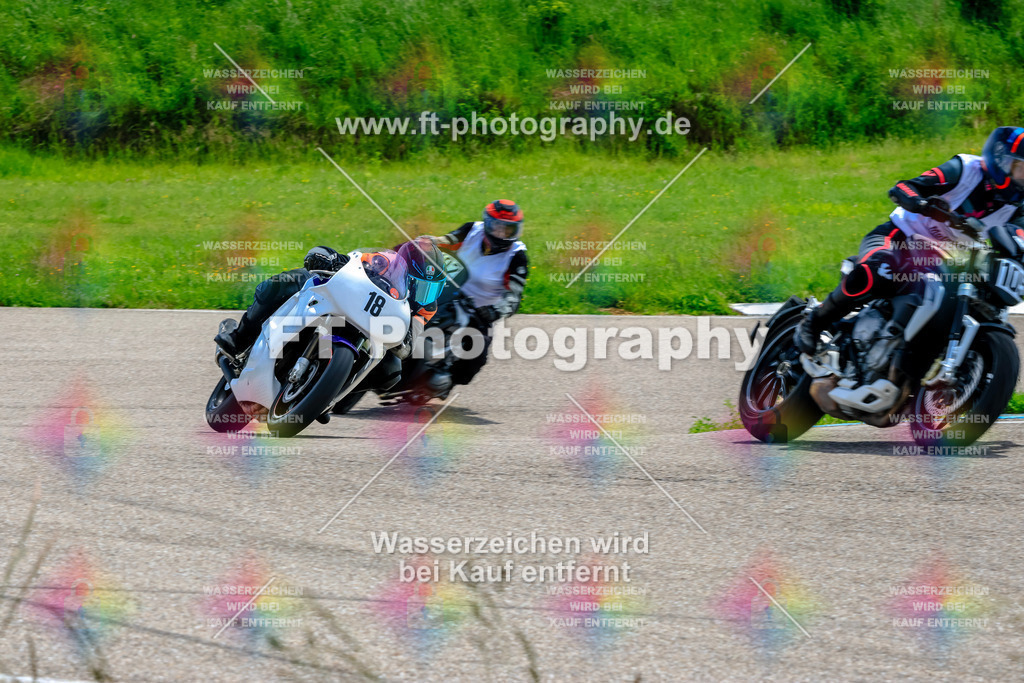 MotoTeam-9928 | Hier findet Ihr Bilder von Touristenfahrten auf der Nürburgring Nordschleife oder von anderen Veranstaltungen die ich besucht habe. Viel Spass beim Durch Schauen 