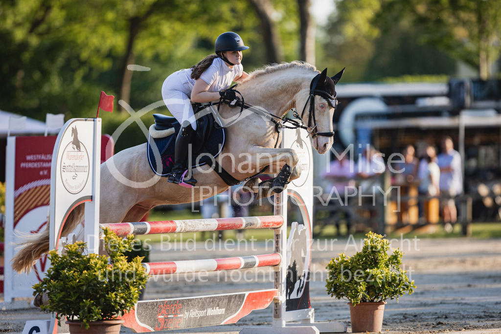 250501_MünsterHandorf_PonyTrophy-355 | Deine schönsten Turniermomente als professionelle Fotos! Entdecke hochwertige Pferdesport-Fotografie im Online-Shop. Jetzt Fotos finden & bestellen!
