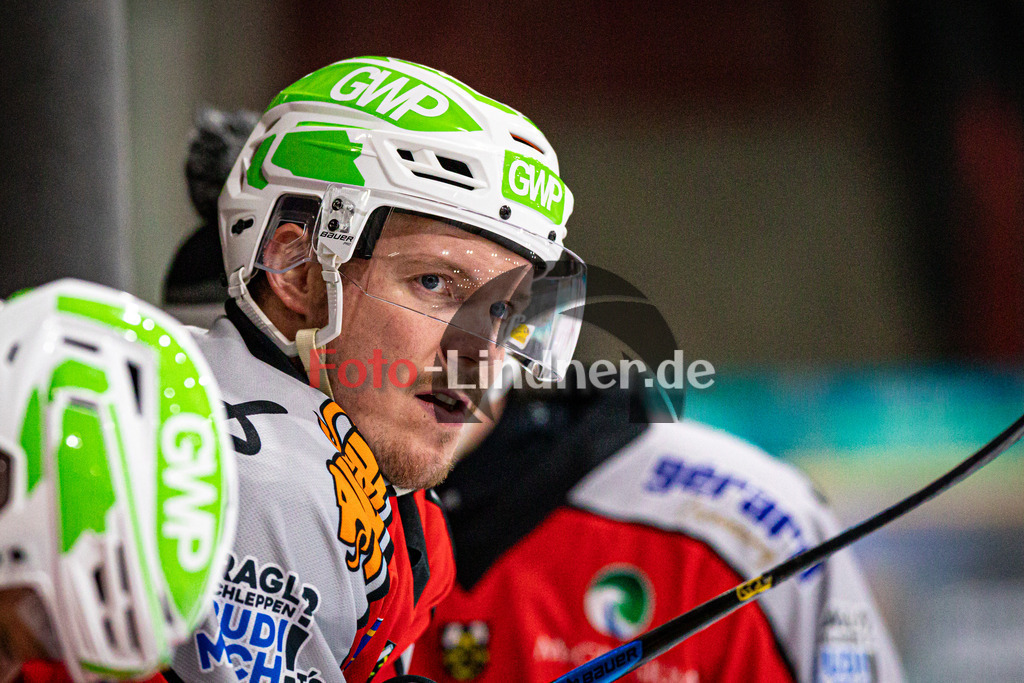 TSV Peißenberg MINERS gegen EHC Klostersee  | Eishockey Bayernliga Herren Vorrunde 2024/25, TSV Peißenberg MINERS gegen EHC Klostersee , 20241208,Maximilian MALZATZKI (MINERS 67) Portrait,2024-12-08 in Peißenberg (Eisstadion Peißenberg)Maximilian MALZATZKI (MINERS 67)Copyright: WolfgangxLindner