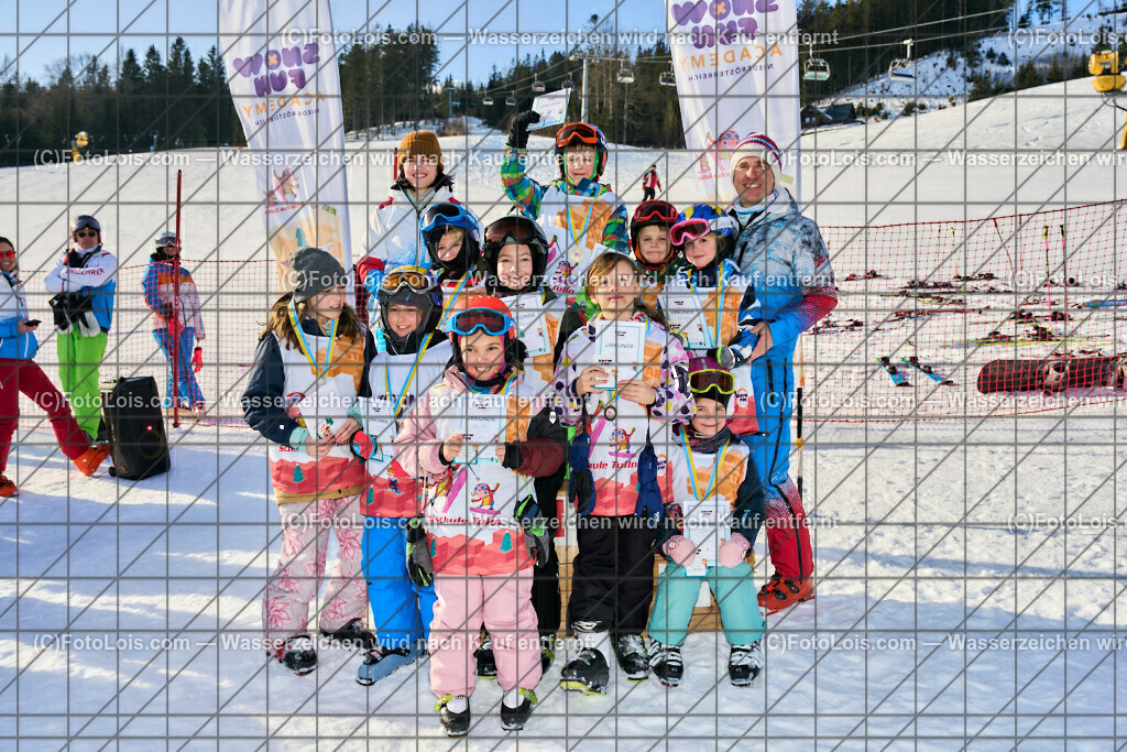ALP7161_SchiSchule Haginger_Siegerehrung_Gruppe Elli | (C)FotoLois.com, Alois Spandl, Semester-Schikurs der Schischule HAGINGER in Mitterbach/Gemeindealpe, Fr 10. Februar 2023.
