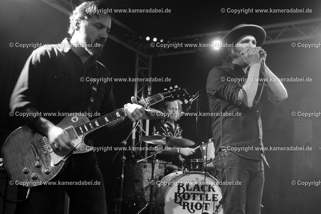 Konzert : Black Bottle Riot am 14.11.2025 im Rare Guitar in Münster | Konzert : Black Bottle Riot am 14.11.2025 im Rare Guitar in Münster - Realisiert mit Pictrs.com