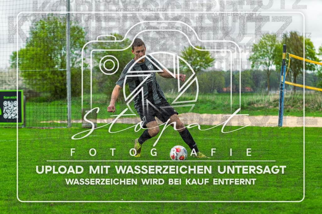 DZC_1023-Verbessert-RR | Armin Masic (FG Fulde-Stellichte #17) beim Herren Kreisliga HK Spiel zwischen FG Fulde-Stellichte und TSV Wietzendorf im Fulder Zentralstadion, Fulde (Simon Paul Stopat) - Realisiert mit Pictrs.com