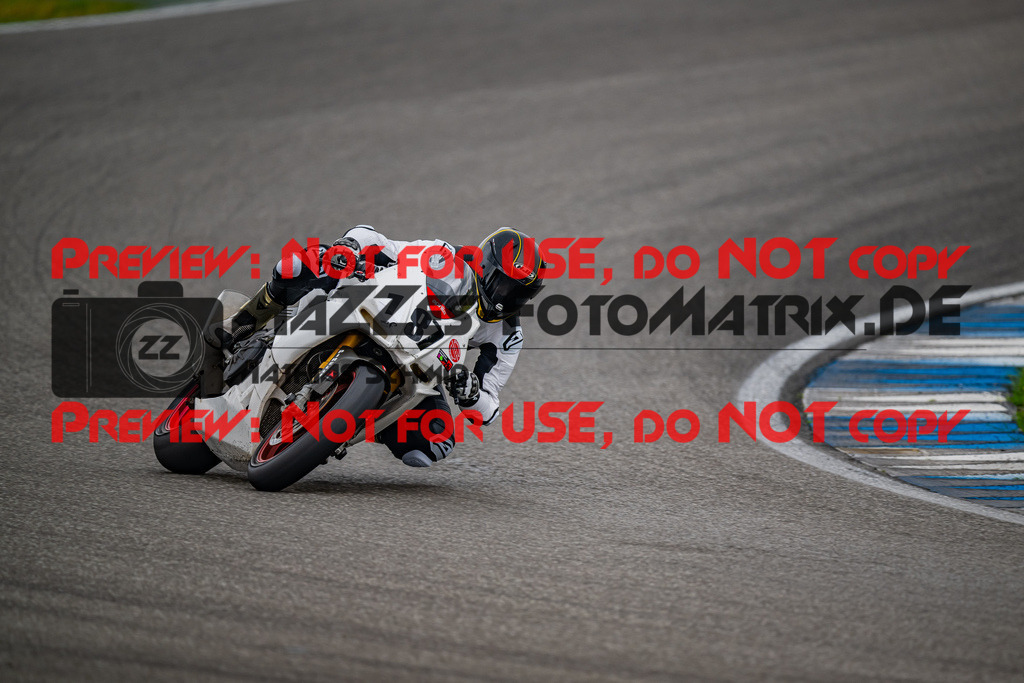 MaZZes_FotoMatrix_240701_6007705_5446 | ROT